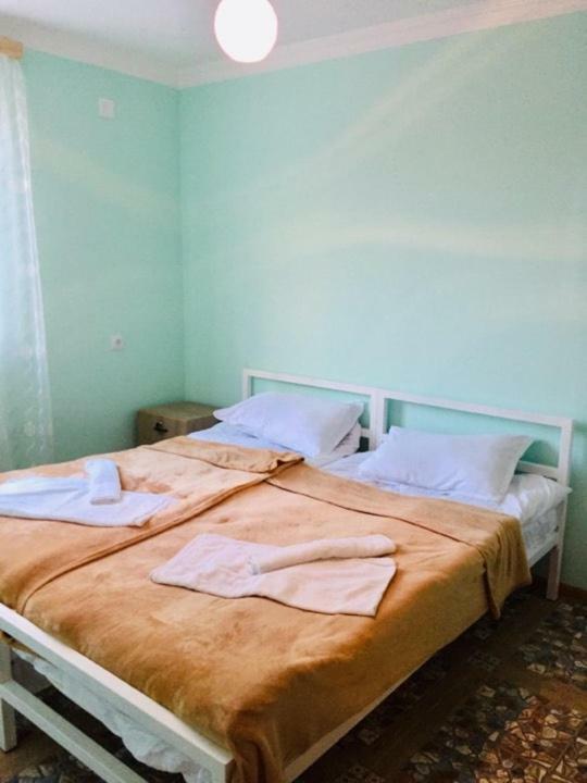ティビリシ Lali Bed & Breakfast エクステリア 写真