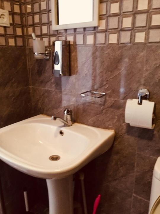 ティビリシ Lali Bed & Breakfast エクステリア 写真